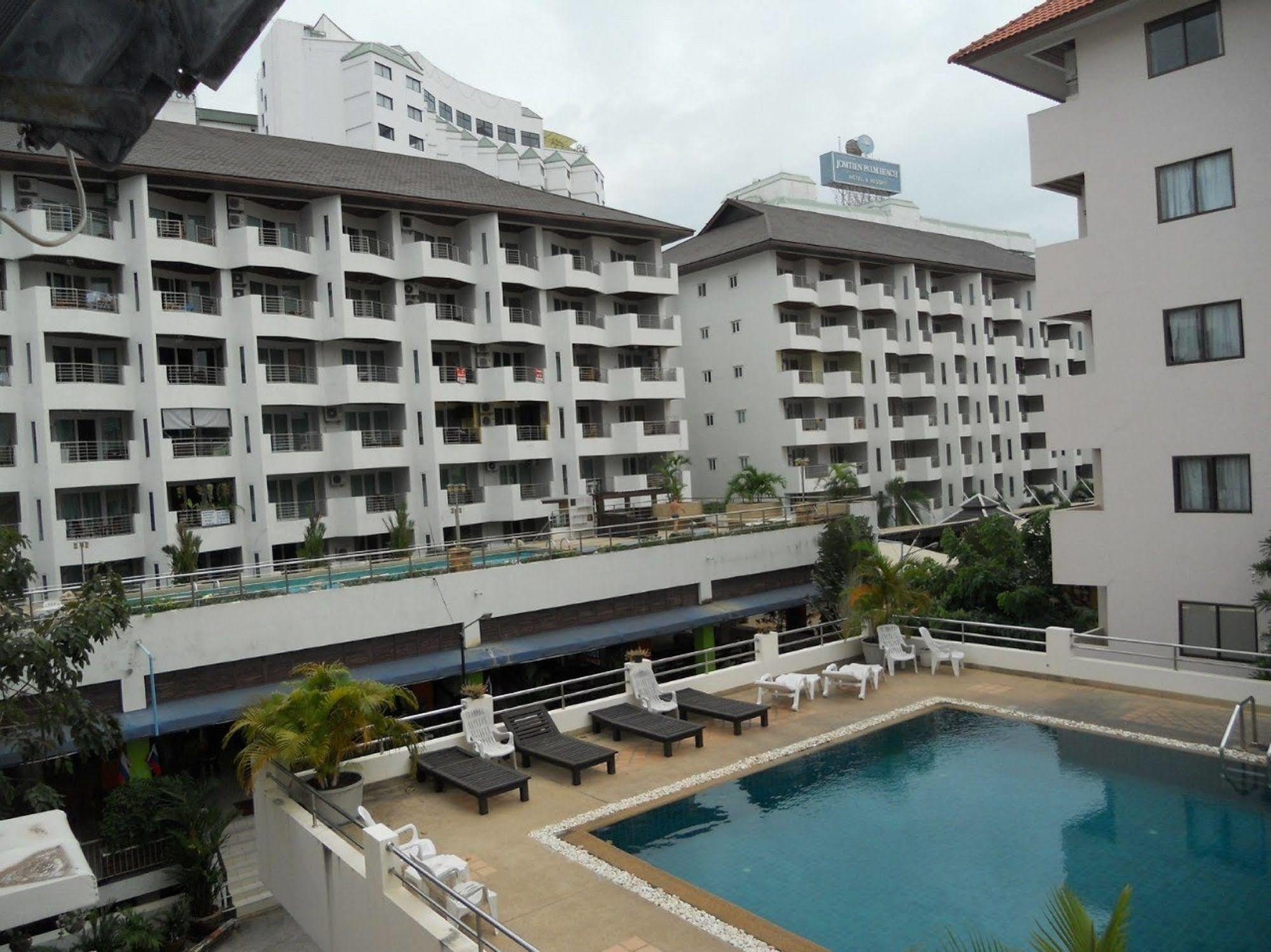 Jomtien Good Luck Apartment エクステリア 写真