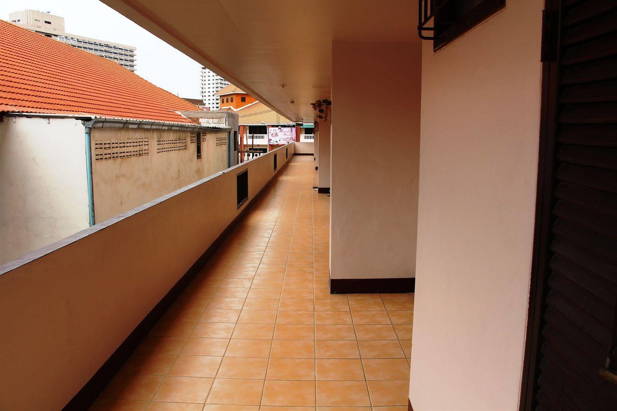 Jomtien Good Luck Apartment エクステリア 写真